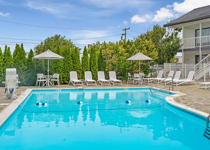 A Wave Inn - Montauk